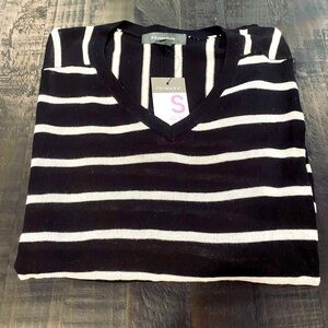 NWT Super lightweight black & white long sleeve sweater
